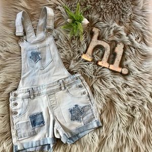 Girls L.e.i. Denim Bib overall shorts